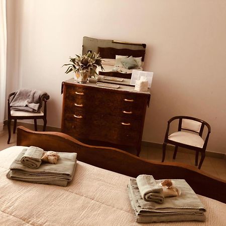 A Due Passi Dal Castello Panzió Somma Lombardo Kültér fotó