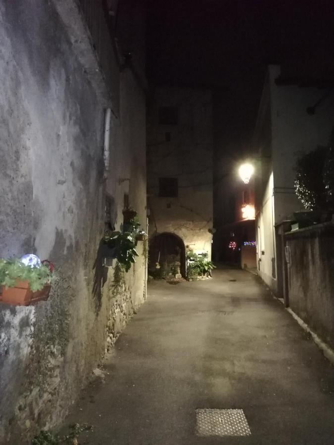 A Due Passi Dal Castello Panzió Somma Lombardo Kültér fotó