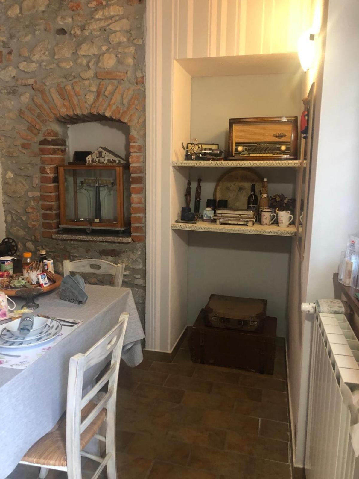 A Due Passi Dal Castello Panzió Somma Lombardo Kültér fotó